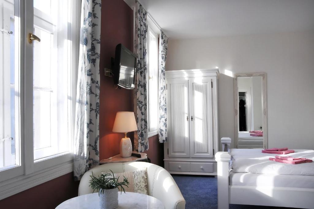 Pension Altstadt Moench In Top Lage Preis Inclusive 5 Prozent Bettensteuer Und Fruehstueck Stralsund Exterior foto